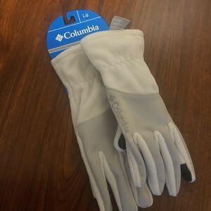 Columbia White Gloves